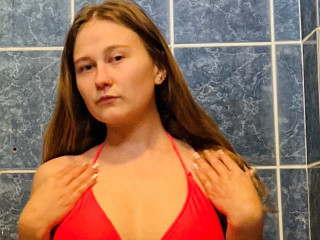 Alter: 19 / Löwe - Alter: 159 / schlank - Geschlecht: weiblich - Ausrichtung: bisexuell - Haare: blond / mittellang - Piercing: Gesicht - bewebmaster-Alter: D - Hautfarbe: weiss - Augen: blau - Rasur: vollrasiert